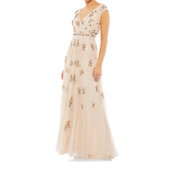 Mac Duggal Dresses & Skirts - Mac‎ Duggal 93575 Cap
Sleeve Embellished Gown
See NOTES